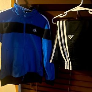 Boys size 5 adidas track suit like new